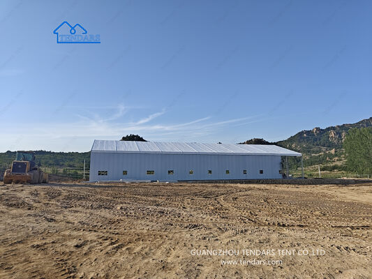 22x35m Sandviç paneli Duvar L Serisi Açık Span Marquee Parti Çadırı İzole Sandviç paneli Bahçe Partisi Kutlama